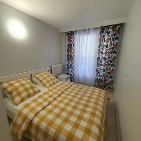 Chaleureux Avec Balcon - * Champigny-sur-Marne