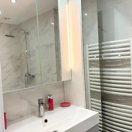 Chaleureux Avec Balcon - *