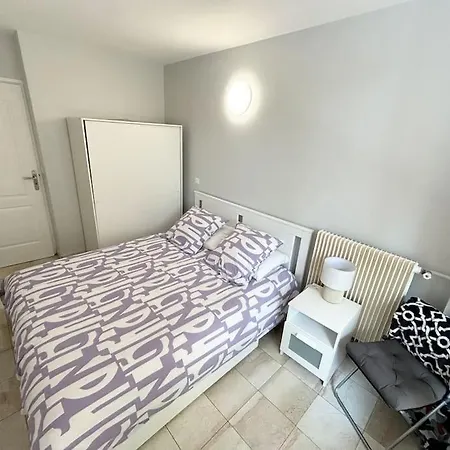 Chaleureux Avec Balcon - * Champigny-sur-Marne